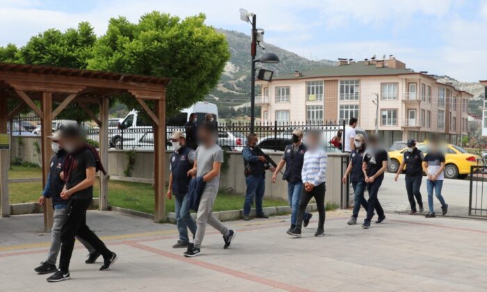 Burdur merkezli FETÖ operasyonunda 6 şüpheli tutuklandı