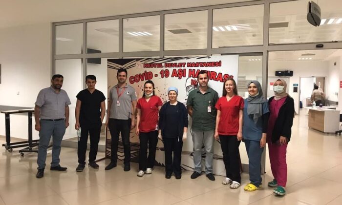 Bursa’da rekor kırıldı…Sağlıkçıların gece gündüz aşı nöbeti