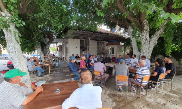 Büyükşehir bürokratları bir günde 60 mahallede vatandaşların sorunlarını dinledi