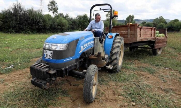 Büyükşehir’den çiftçiye akaryakıt desteği