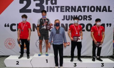 Büyükşehirli sporcular madalyaları göğüsledi