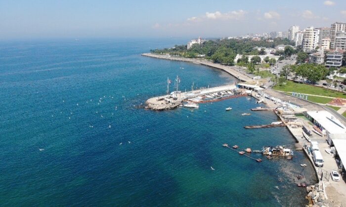 Caddebostan sahili müsilajdan temizlendi