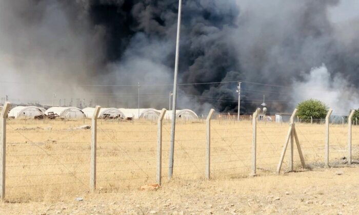 Çadırkentte yangın, bölgeye çok sayıda ekip sevk edildi