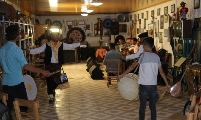 Çamelililer türkülerle hasret giderdi