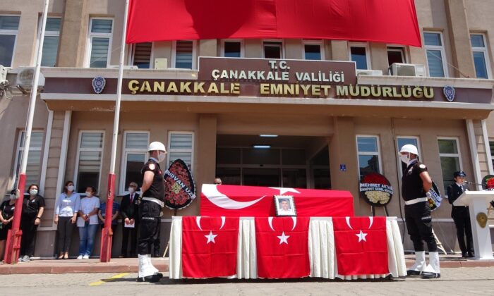 Çanakkale’de görevi başında şehit olan polis Türkmenoğlu için tören düzenlendi