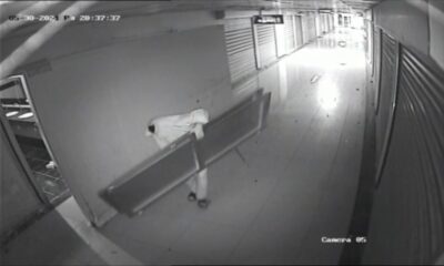 Çarşı tuvaletinin kapılarını çaldı