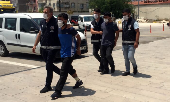 Çelik yelekle yakalandılar