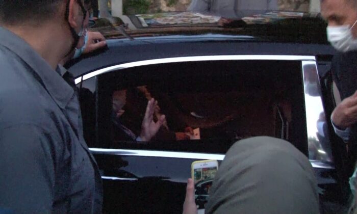 Çengelköy’de vatandaşlardan Cumhurbaşkanı Erdoğan’a sevgi gösterisi