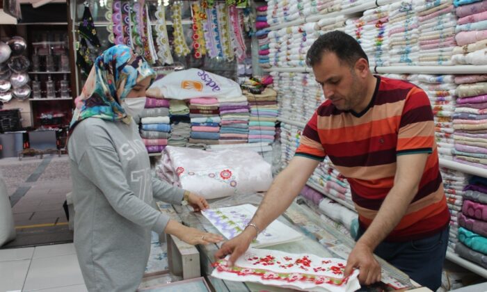 Çeyizcilerde normalleşme hareketliliği