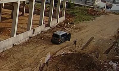 Cezaevine giden babaya kızlarından adliye önünde veda