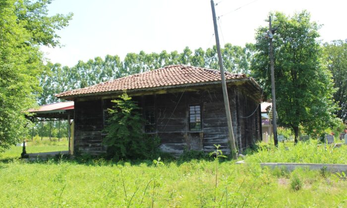 Çivisiz ahşap cami ilgi bekliyor
