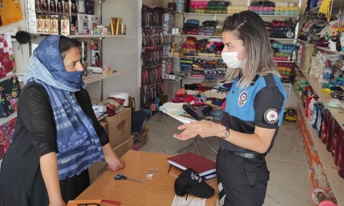 Cizre polisi, ’Suç eşyasının alınıp, satılması ve cezası’ konusunda vatandaşları bilgilendirdi