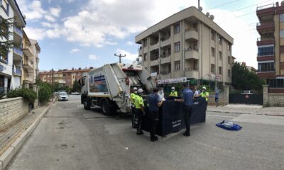 Çöp kamyonunun çarptığı kadın hayatını kaybetti