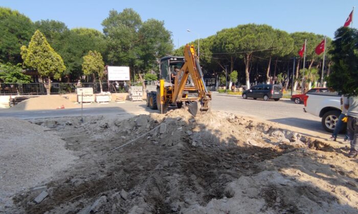 Covid-19 geçiren başkan ilçesine Sağlıkçı Anıtı yapıyor