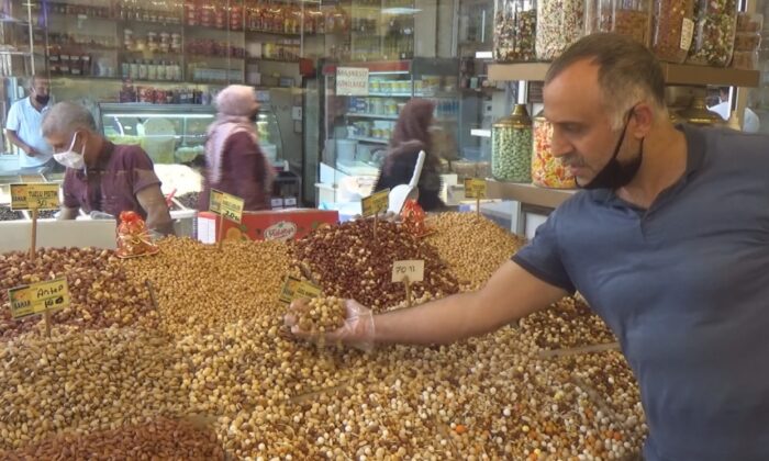 Covid-19 nedeniyle işleri azalan düğün çerezcilerinde yoğun mesai başladı