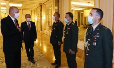 Cumhurbaşkanı Erdoğan, Azerbaycan Görev Grubu’ndaki askerlerle bir araya geldi