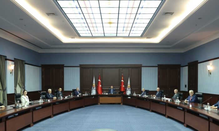 Cumhurbaşkanı Erdoğan, Yeni Azerbaycan Partisi heyetini kabul etti