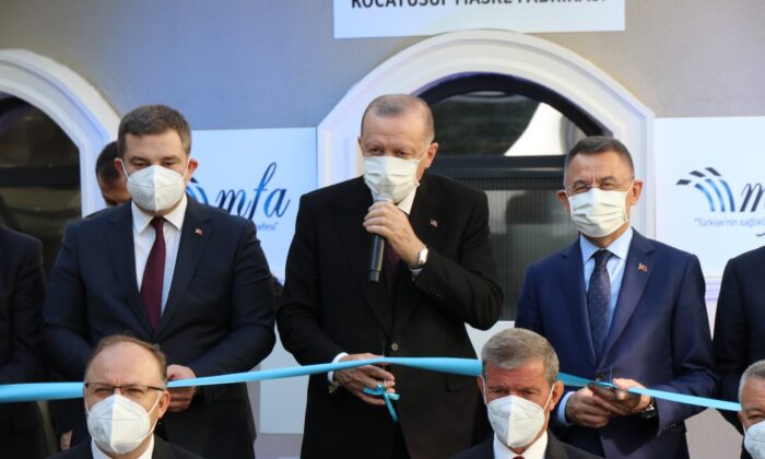 Cumhurbaşkanı Erdoğan: “Yerli, yabancı ayrımına gitmeden, Türk ekonomisine güvenen herkese biz de sahip çıkıyoruz”