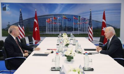 Cumhurbaşkanı Erdoğan’ın ABD Başkanı Biden ile görüşmesinde dikkat çeken kitap