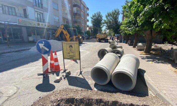 Cumhuriyet Mahallesi’nin altyapısı yenileniyor