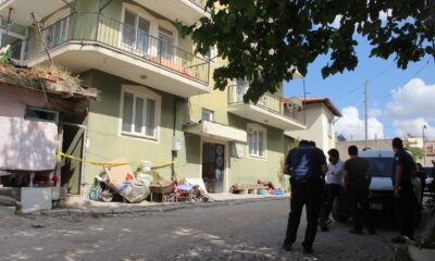 Defineciler kiraladıkları dairede yaptıkları kaçak kazıda yer altı şehri buldu