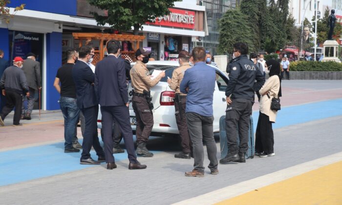 Denizli’de tedbirlere uymayan 86 kişiye 77 bin 400 TL ceza