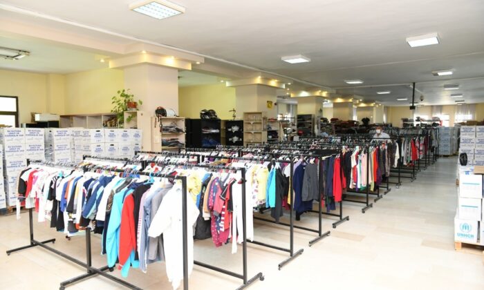 Derman Çarşısı ihtiyaç sahibi ailelerin en büyük destekçisi oldu