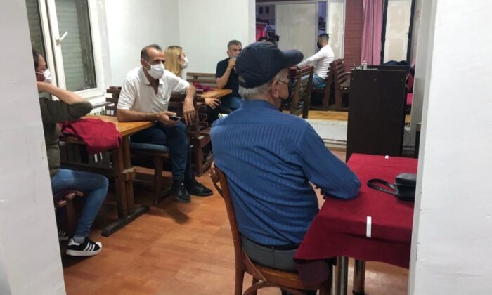 Dernek görünümlü kumarhanede 34 kişi yakalandı