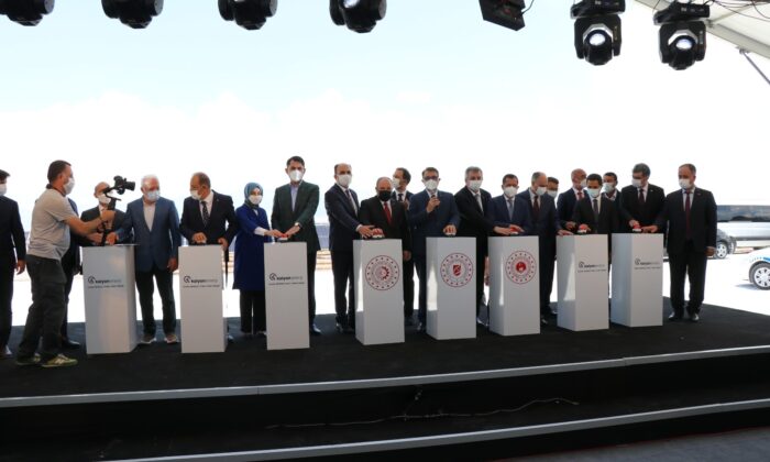 Dev güneş santralinin SCADA binasının temeli bakanların katılımıyla atıldı