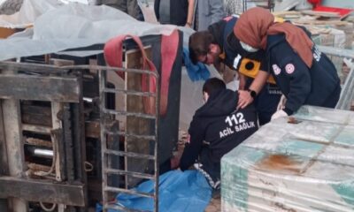 Devrilen iş makinasının altında kalan şahıs hayatını kaybetti