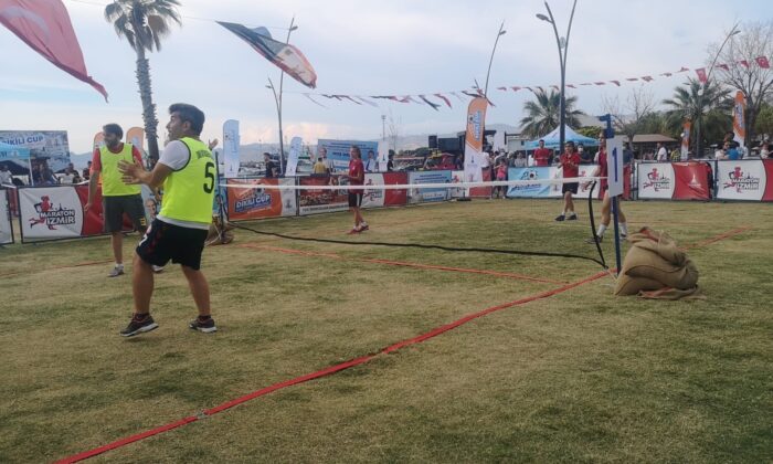 Dikili Cup Ayak Tenisi Turnuvası’nda final