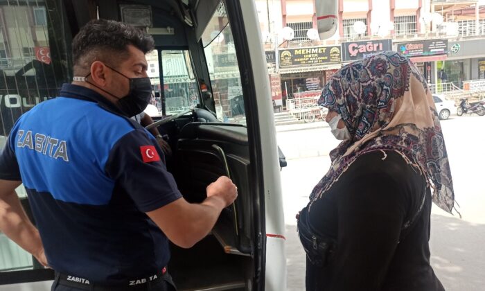 Dilenciyi suç üstü yapan zabıta şahsı toplu ulaşım aracına bindirip ilçeden çıkardı