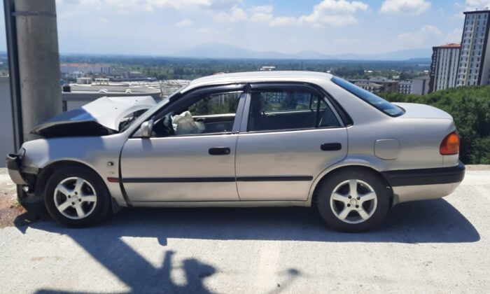 Direğe çarparak durdu