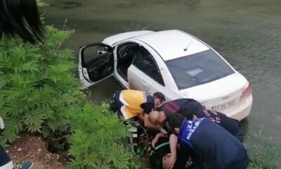 Direksiyon hakimiyetini kaybedince dereye uçtu: 1 yaralı