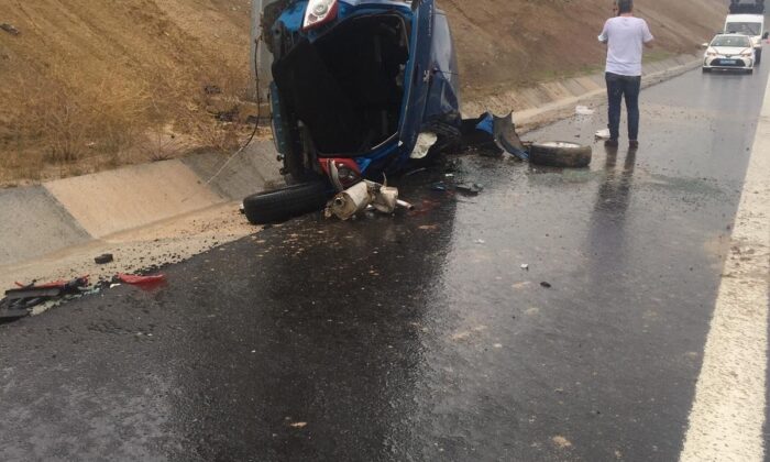 Direksiyon hakimiyetini kaybedince takla attı: 3 yaralı
