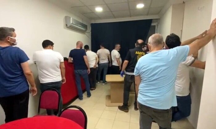 Dişçi görünümlü iş yerine koçbaşlı kumar operasyonu