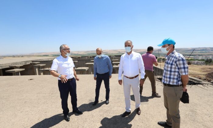 DİSKİ, mahallelerdeki su sorunlarını çözmeye devam ediyor