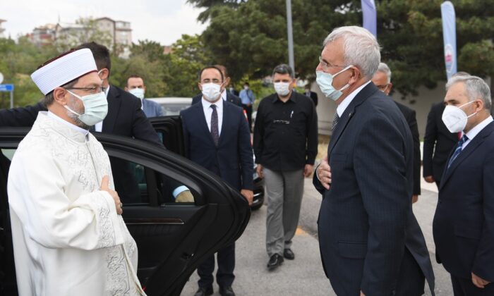 Diyanet İşleri Başkanı: “Sigarayla topyekun mücadele etmeliyiz”