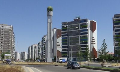 Diyarbakır’da baz istasyonu, dev karpuz maketi ile kamufle edildi