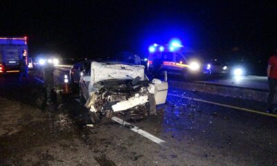 Diyarbakır’da iki otomobil kafa kafaya çarpıştı: 6 yaralı