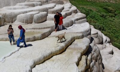 Doğa tutkunları Van’ın travertenlerini gezdi