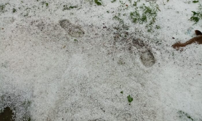 Dolu dağları beyaza bürüdü, sel koca tankeri aldı götürdü