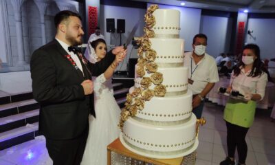 Düğün salonlarında yemek dönemi yeniden başladı, çiftler sevinle karşıladı