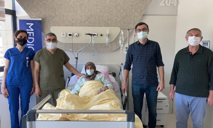 Dünyada ikinci kez yapıldı, hasta sağlığına kavuştu