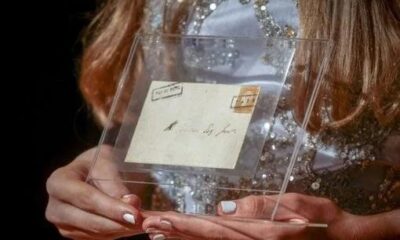 Dünyanın en pahalı posta pullarından biri açık artırmada 8.1 milyon euroya satıldı