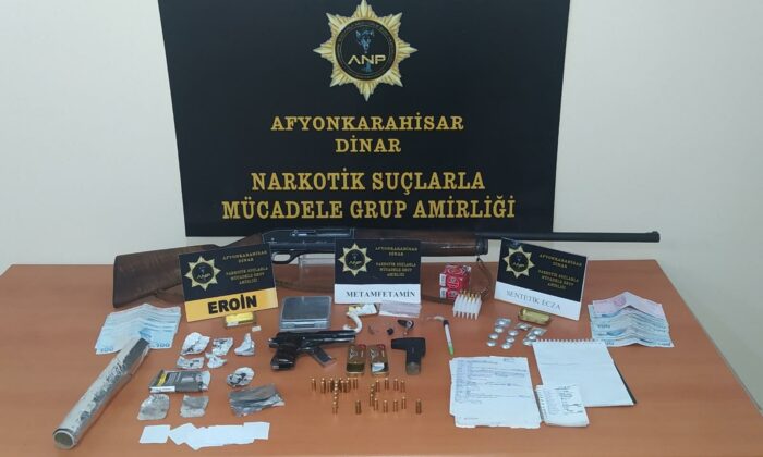 Durdurulan araçta uyuşturucu ile yakalanan 3 kişi gözaltına alındı