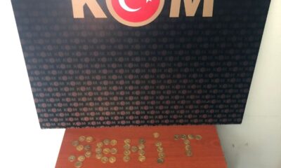 Durdurulan otomobilden 143 adet tarihi sikke çıktı