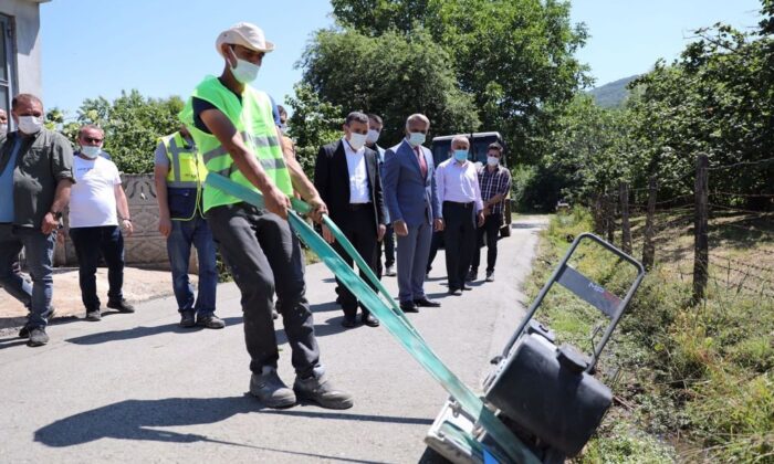 Düzce’de köy yolları beton oluyor