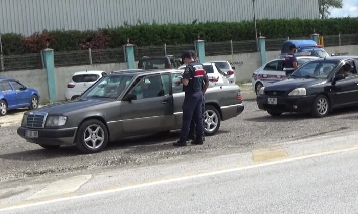 Düzce’de sokağa çıkma kısıtlamasını ihlal edenlere ceza yağdı