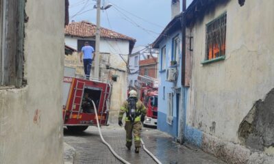 Edremit’te mahalleyi yanmaktan itfaiye ekipleri kurtardı